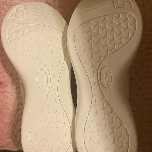 Dr. Scholl’s Freestep Shoes - Picture 2 of 4